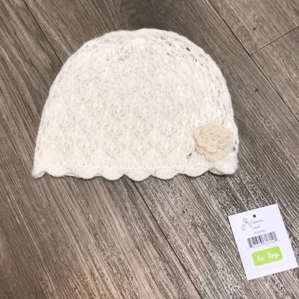 NWT crochet hat with rosette detailing from LeTop